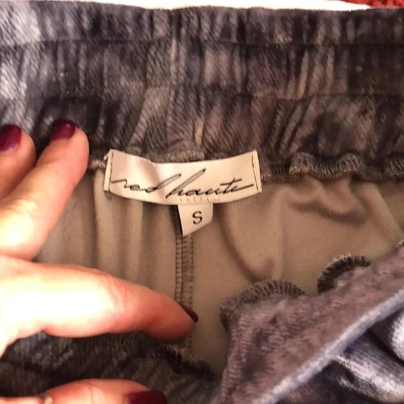 NWOT Printed Velour in classic Jogger - Picture 10 of 12